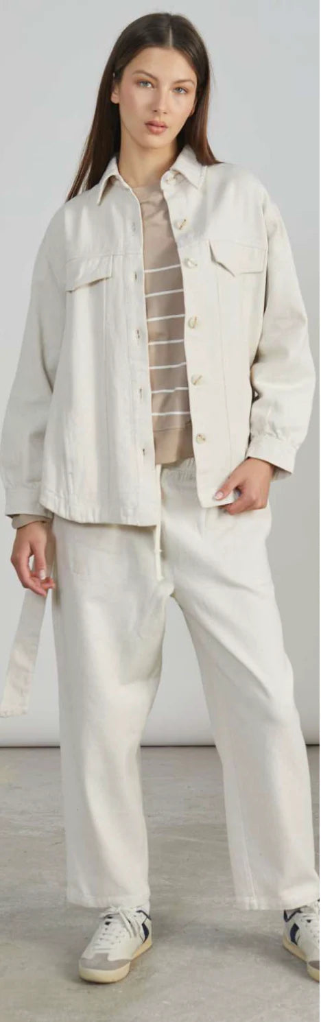 24 Colours - Beige jasje met ceintuur 90458 (passend bij broek 60874)