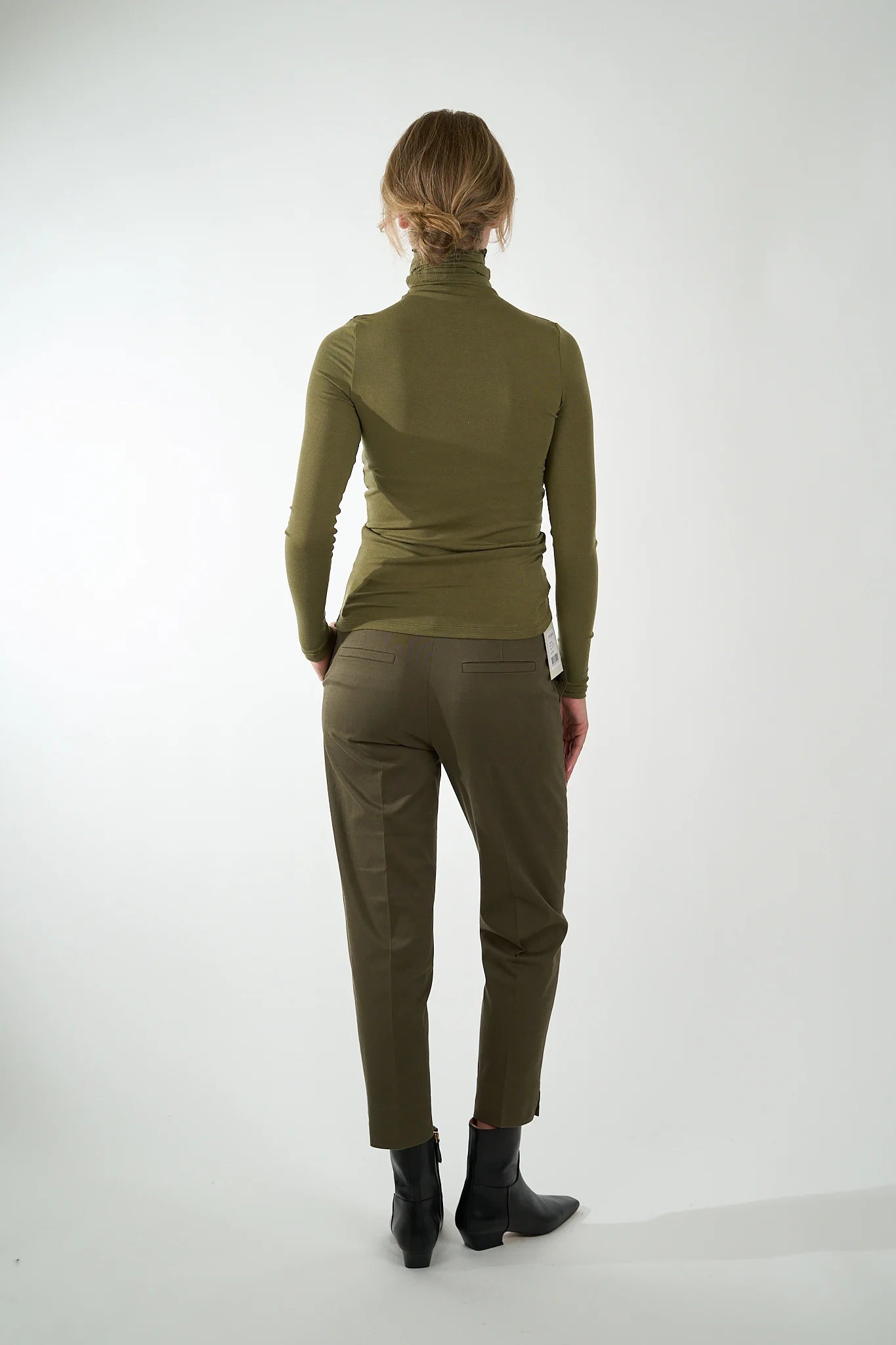 JC Sophie - Joseffa top (verkrijgbaar in black, olive green & chestnut).